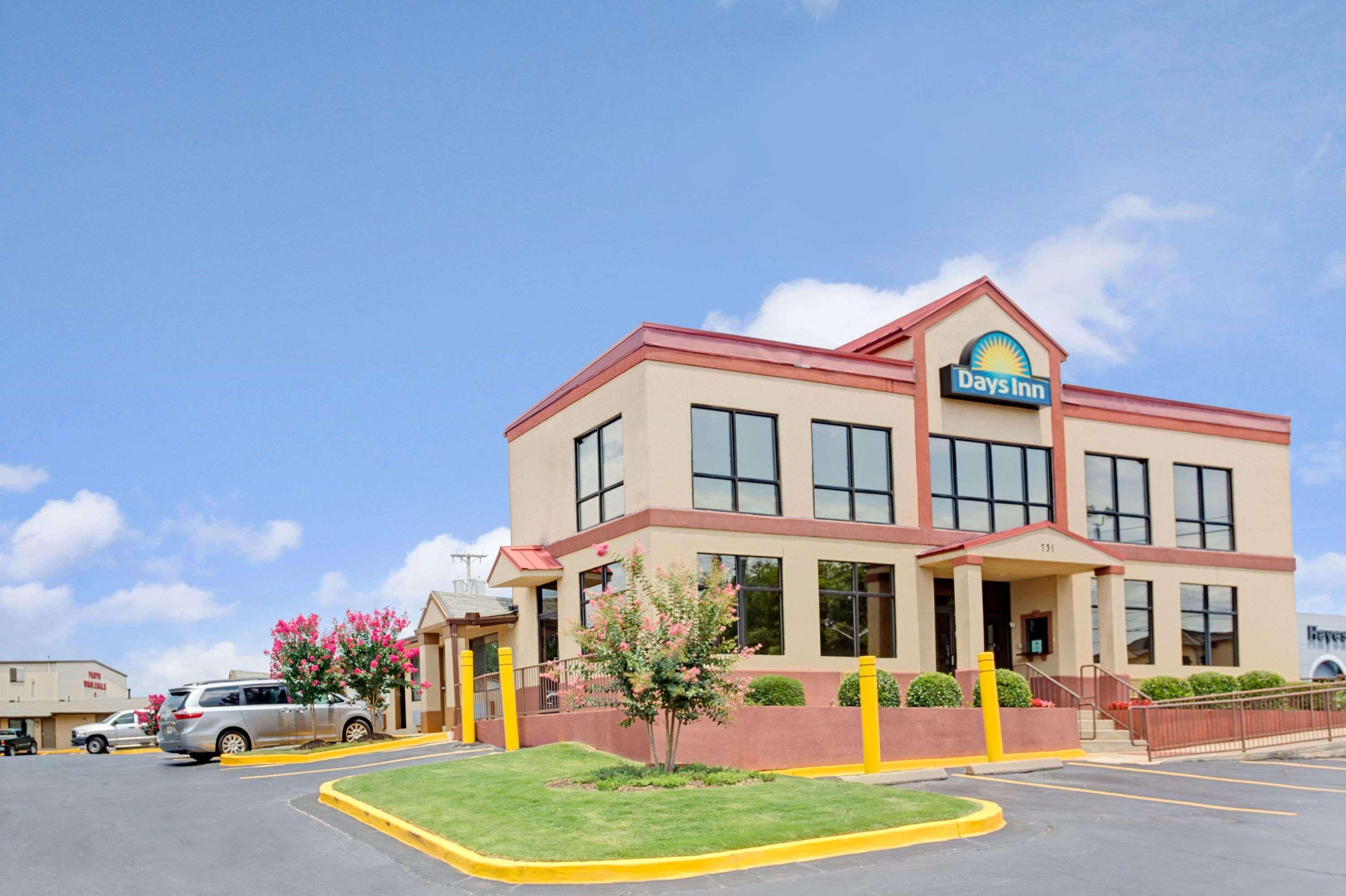 Days Inn By Wyndham Lawrenceville Exterior foto